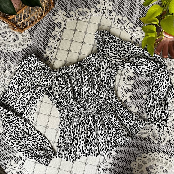 Kismet animal print smocked off shoulder top size small - Picture 1 of 6
